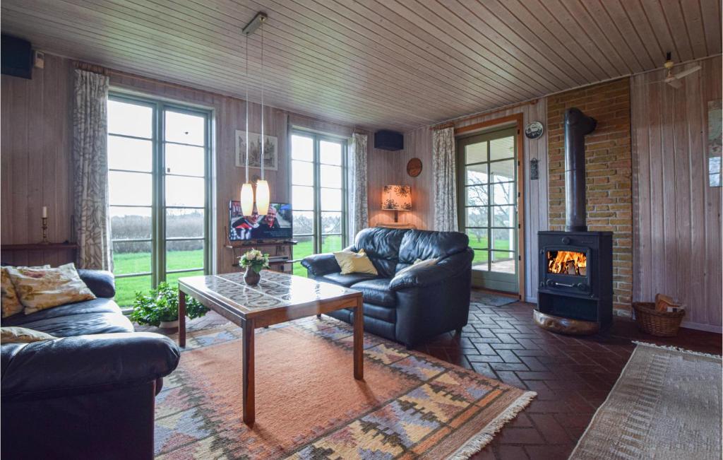 Beautiful Home In Brenderup Fyn With 3 Bedrooms, Sauna And Wifi photo 2