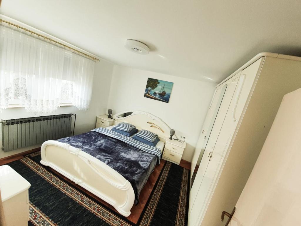 Apartman Goran - 130m Radiochirurgia photo 1