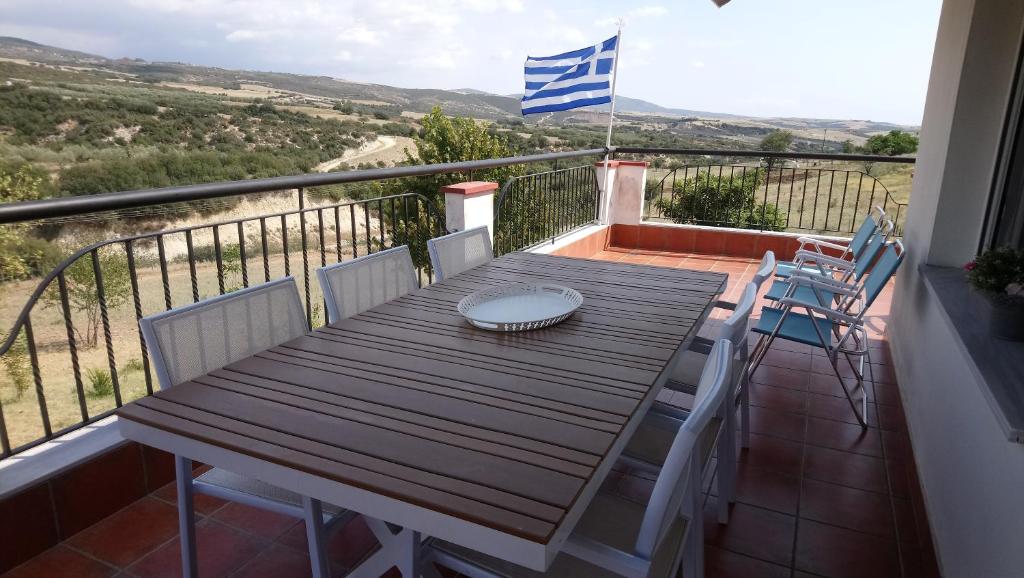 Stylish villa in Salonica's nature photo 1