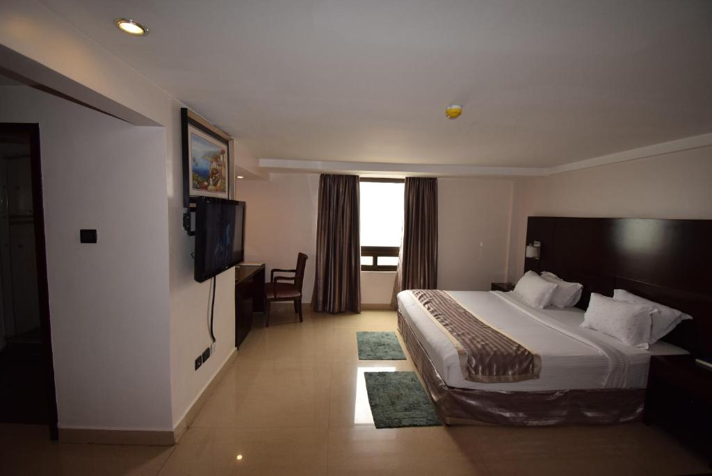 Noble House Hotel photo 3