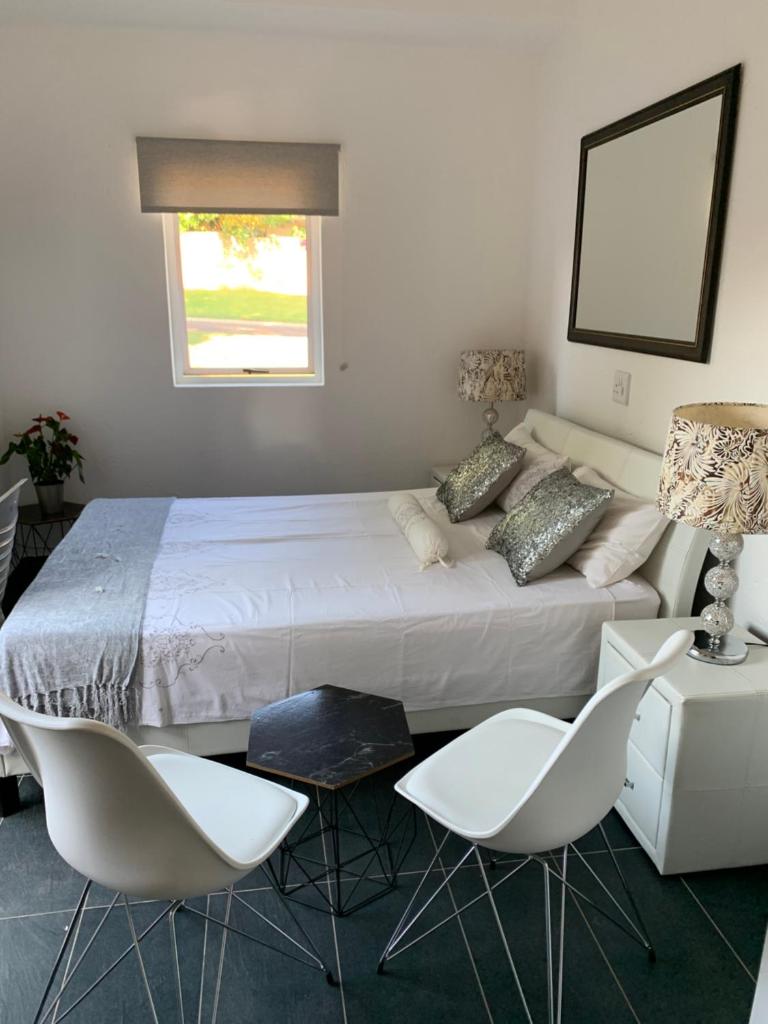 Lemon Tree Guest Cottage in Featherbrooke Estate photo 3