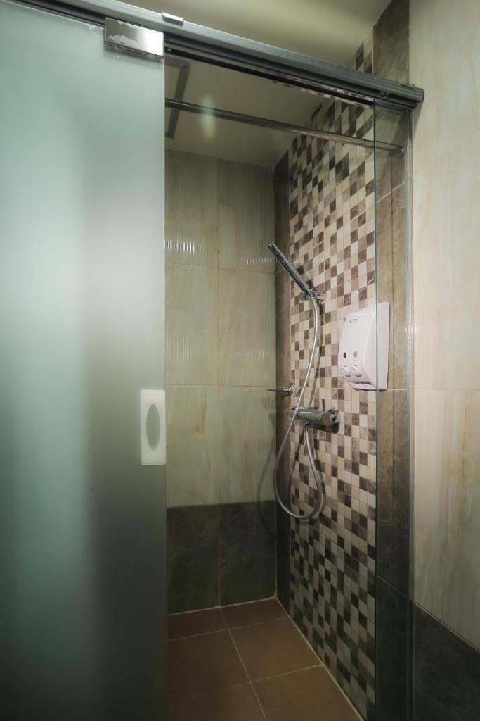 Transera Hotel Pontianak - Tap to explore photos