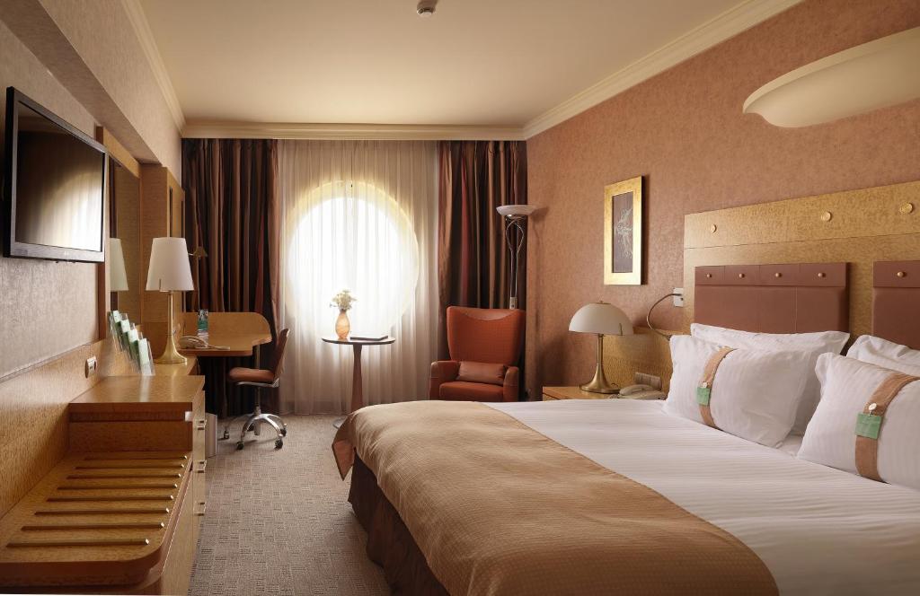 Двухместный (Представительский номер с кроватью размера «king-size»), Holiday Inn Athens Attica Av, Airport W.
