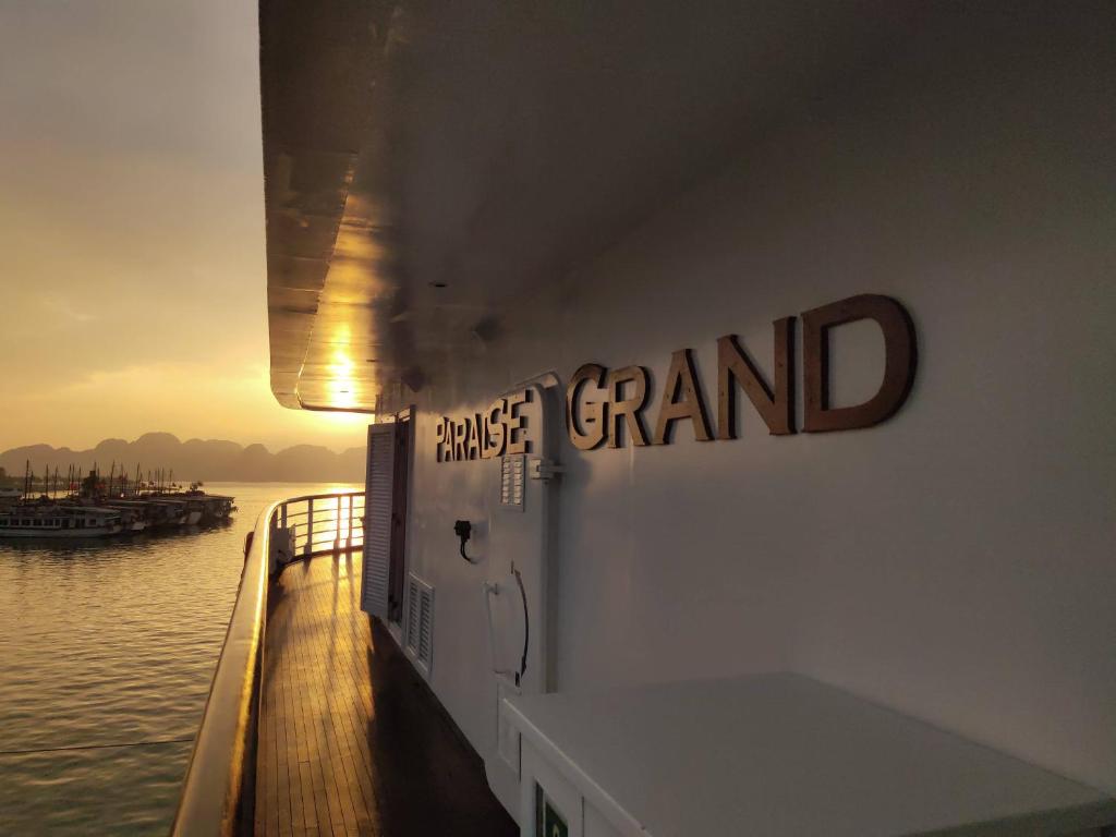 Paradise Grand Cruise