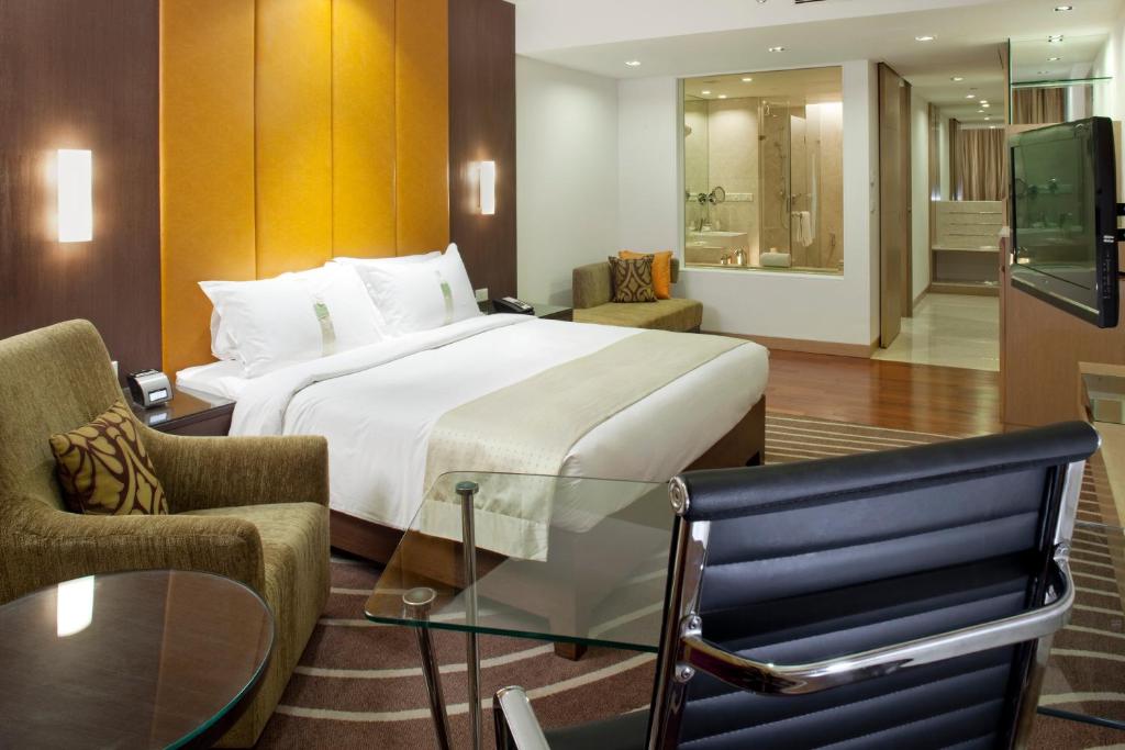 Двухместный (Executive Room with Extra Benefits), Holiday Inn Mumbai International Airport
