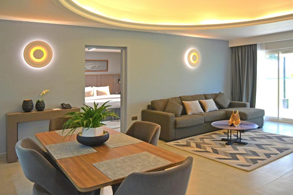 Сьюит (Люкс Master), Курортный отель Marbella Resort