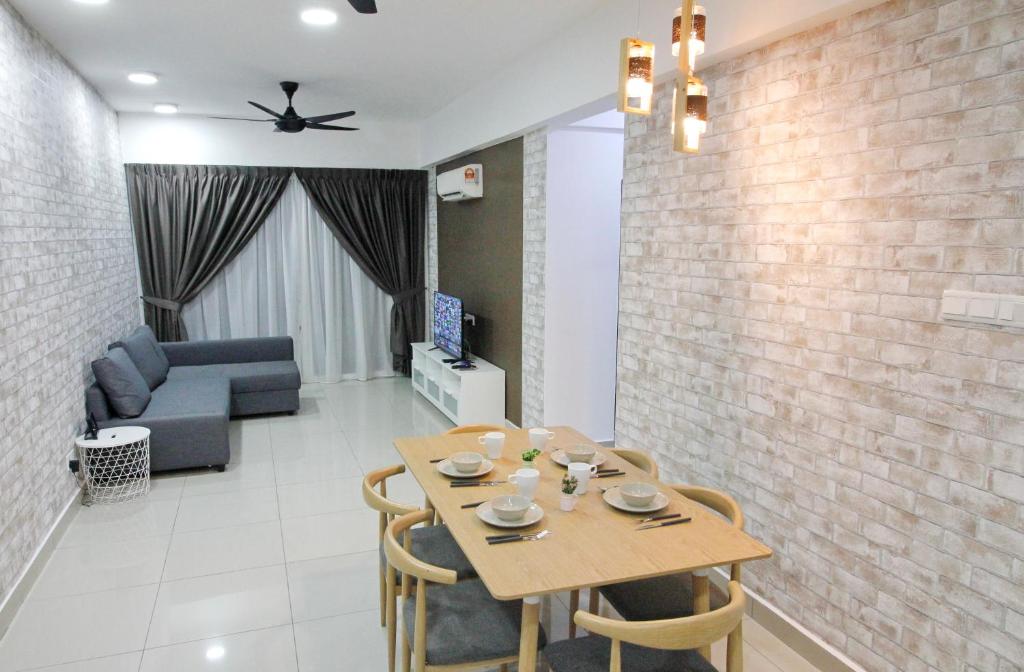 H2H - Neo Casual - Majestic Ipoh Town Center - 8pax photo 1