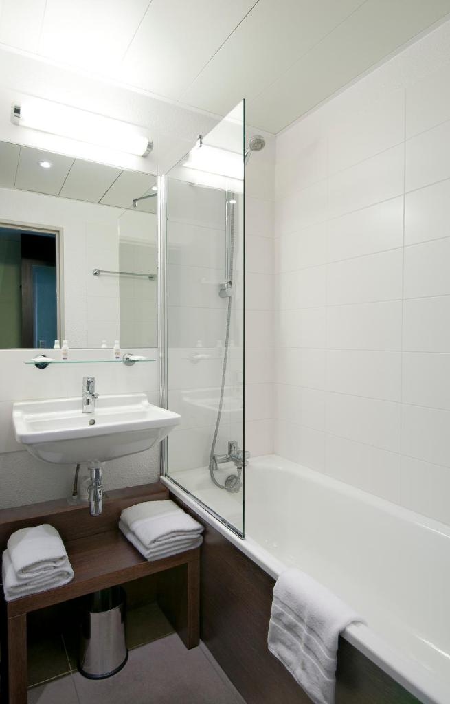 Kyriad Hôtel Orly Aéroport - Athis Mons photo 2