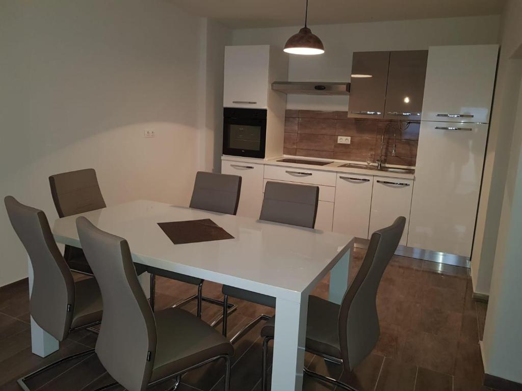 Apartman Davor photo 3