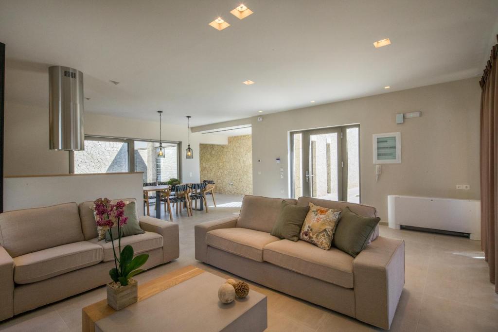 Almyra Villas photo 4