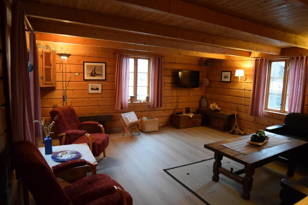 Lofoten Cabins - Sund - Tap to explore photos