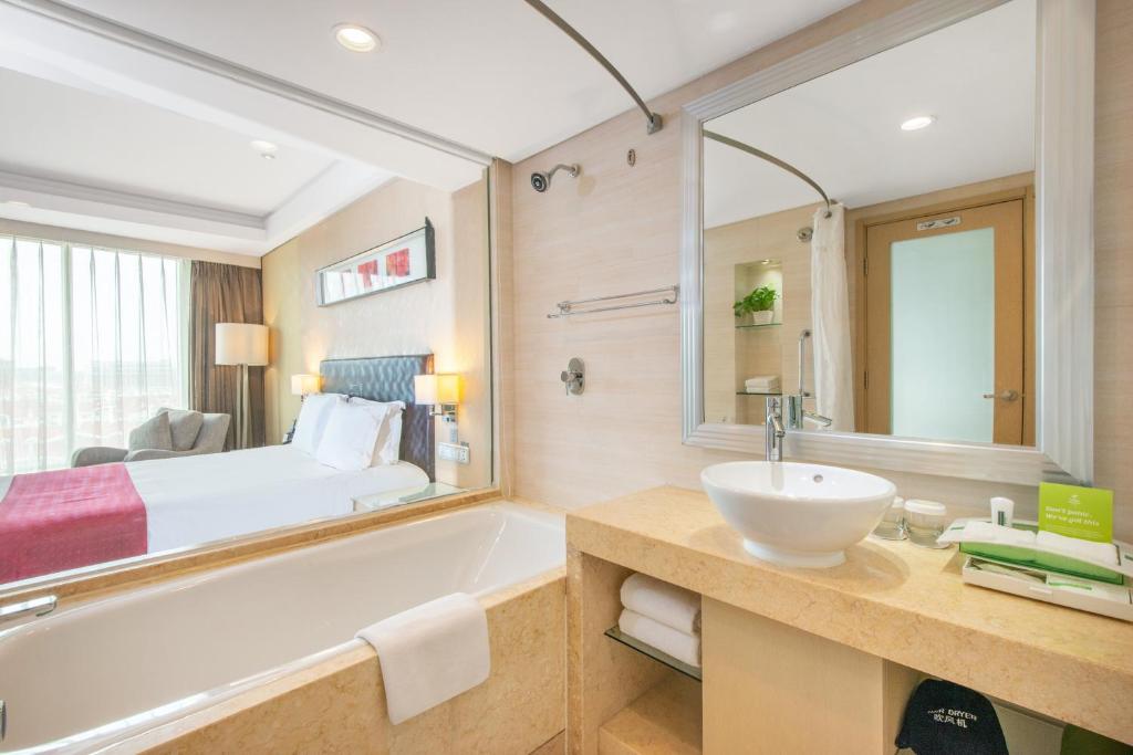 Двухместный (Номер «Премиум»), Holiday Inn Qingdao Parkview