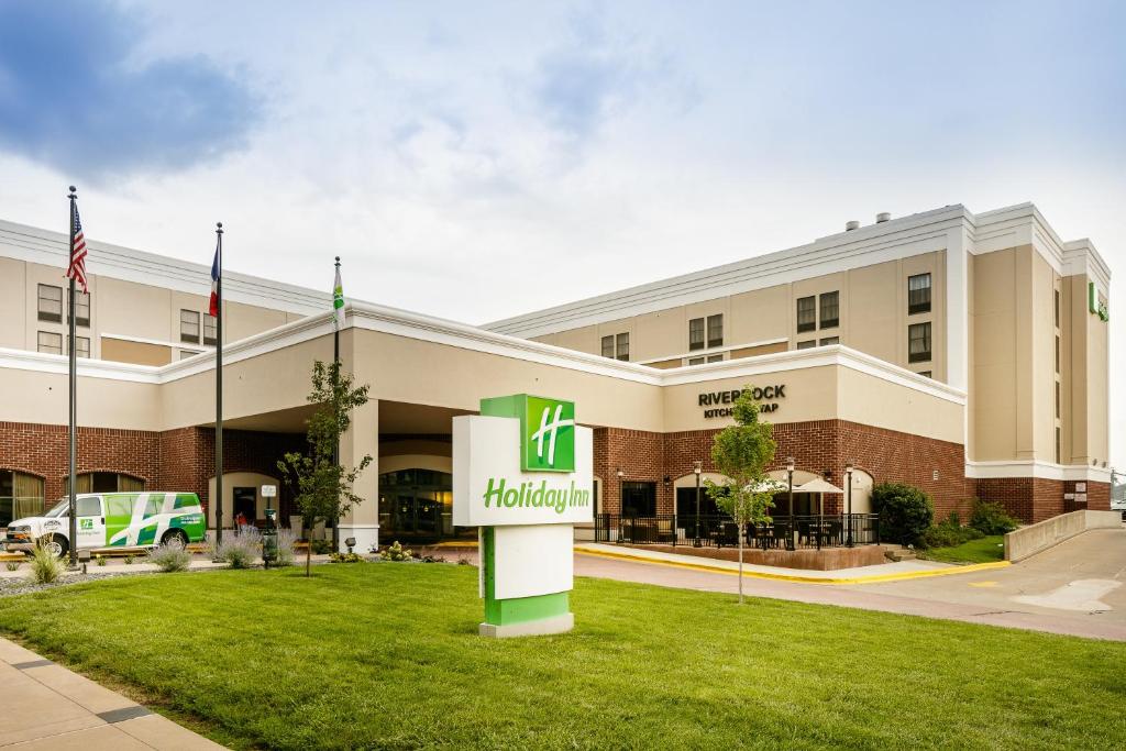 Holiday Inn Dubuque/Galena, an IHG Hotel image