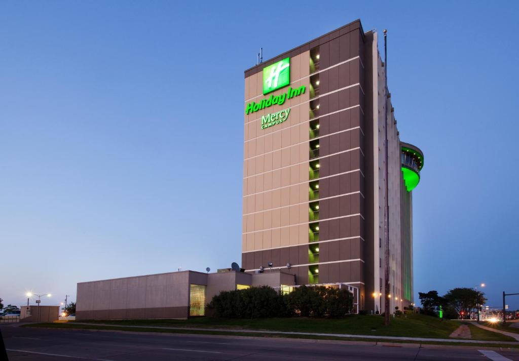 Holiday Inn Downtown - Mercy Area, an IHG Hotel image