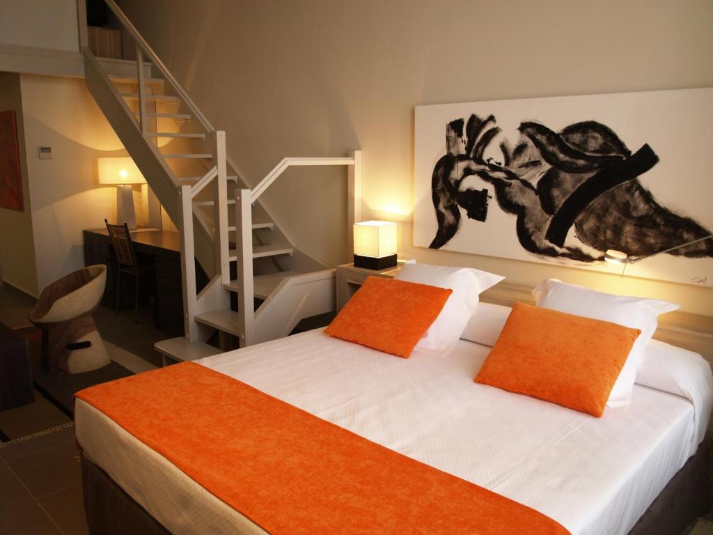 Eco Alcalá Suites photo 4