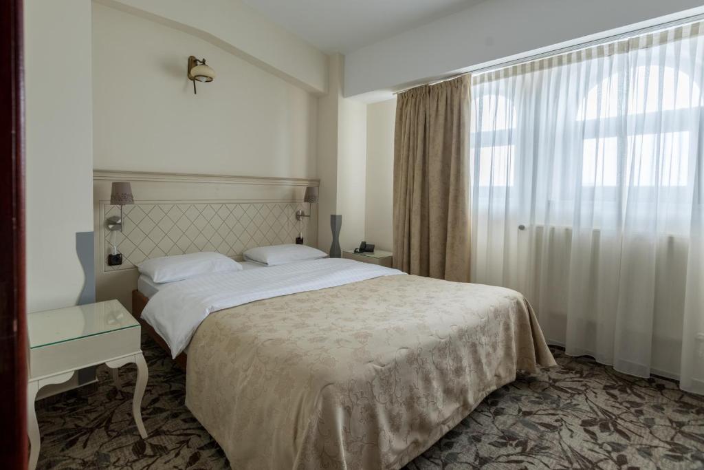 Сьюит (Полулюкс), Siqua Hotel