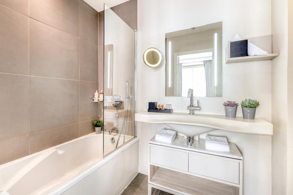 Двухместный (Двухместный номер Делюкс с 1 кроватью), Best Western Premier Opéra Opal