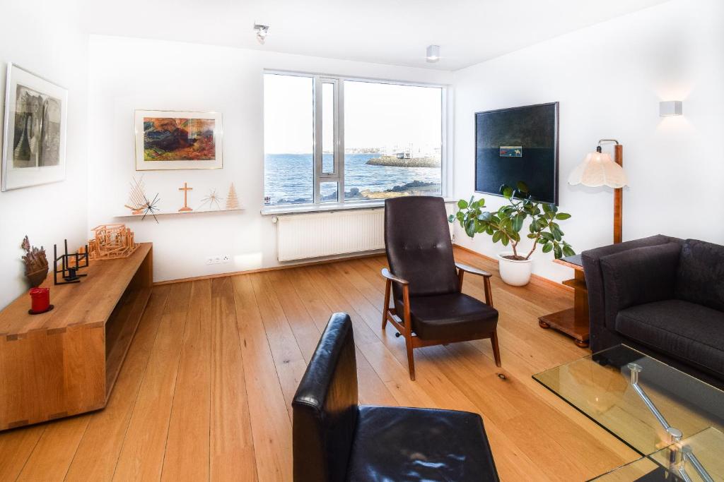 Seaside Paradise Apartment photo 2