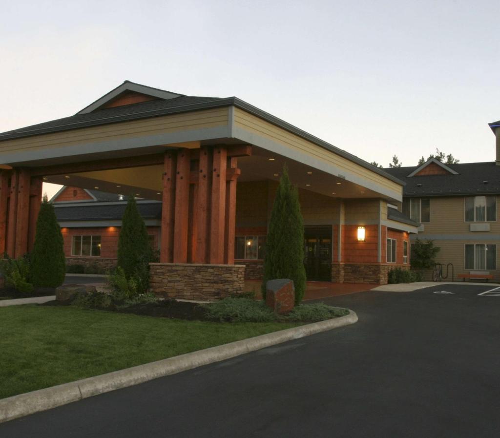 Best Western Snowcap Lodge image