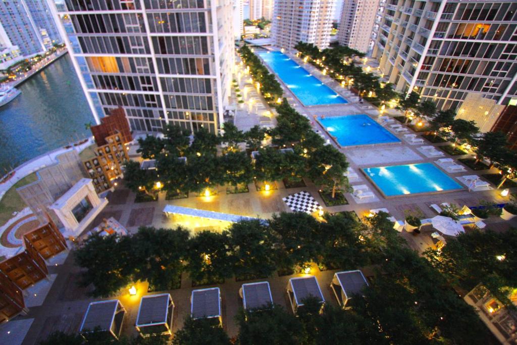 Luxury Waterfront Condo In The Urban Oasis At Icon-Brickell Free Spa image