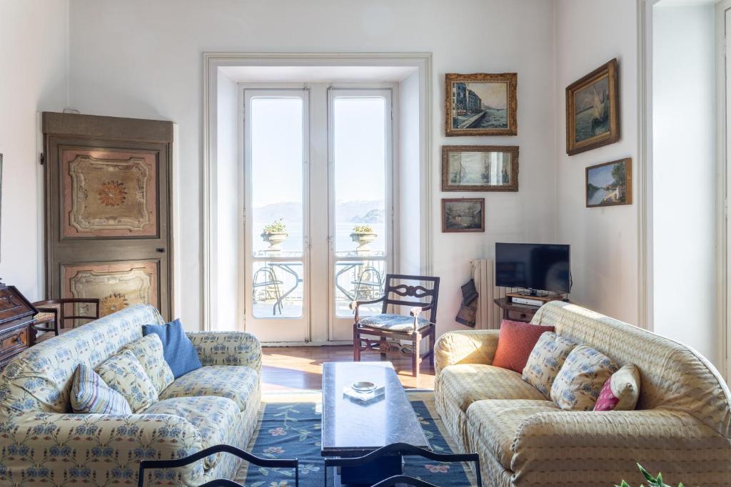 Villa Niobe - Exclusive Lakefront Apartment With Private Beach - Tap to explore photos