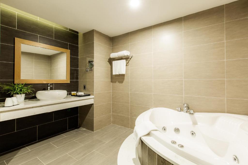 Сьюит (Представительский люкс), Muong Thanh Luxury Khanh Hoa
