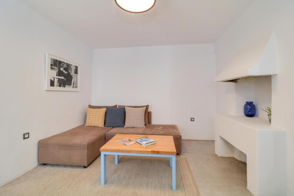 Апартаменты (Апартаменты — Доступ во внутренний двор — Цокольный этаж), Athens Residence Apartments