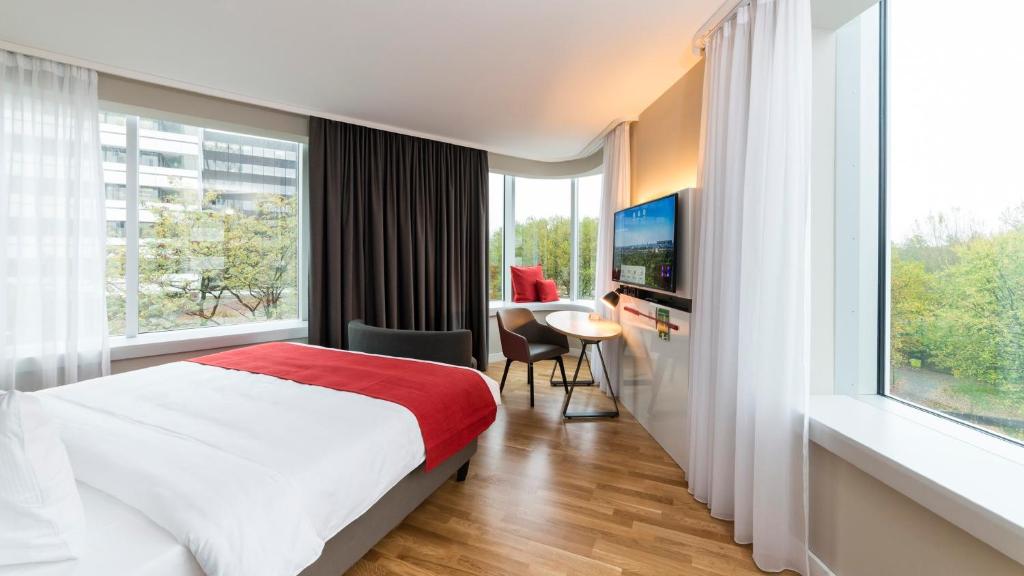 Двухместный (Представительский номер с кроватью размера «king-size»), Holiday Inn Hamburg - City Nord
