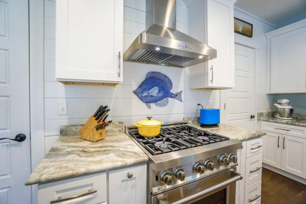 Beaufort Cottage in Pigeon Point Near Downtown Beaufort and Paris Island photo 2
