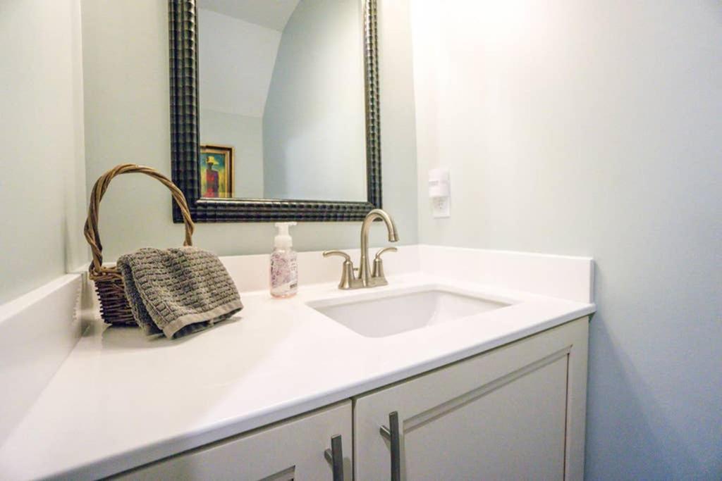 Beaufort Cottage in Pigeon Point Near Downtown Beaufort and Paris Island photo 4