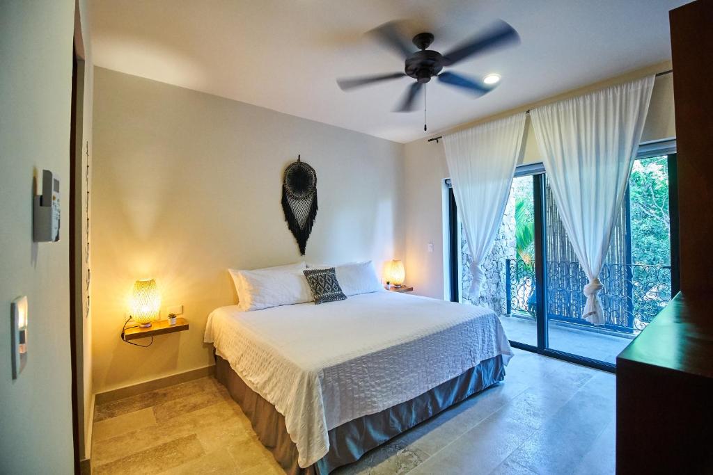 Copperfield - Pool & Gym & Beach club access photo 1