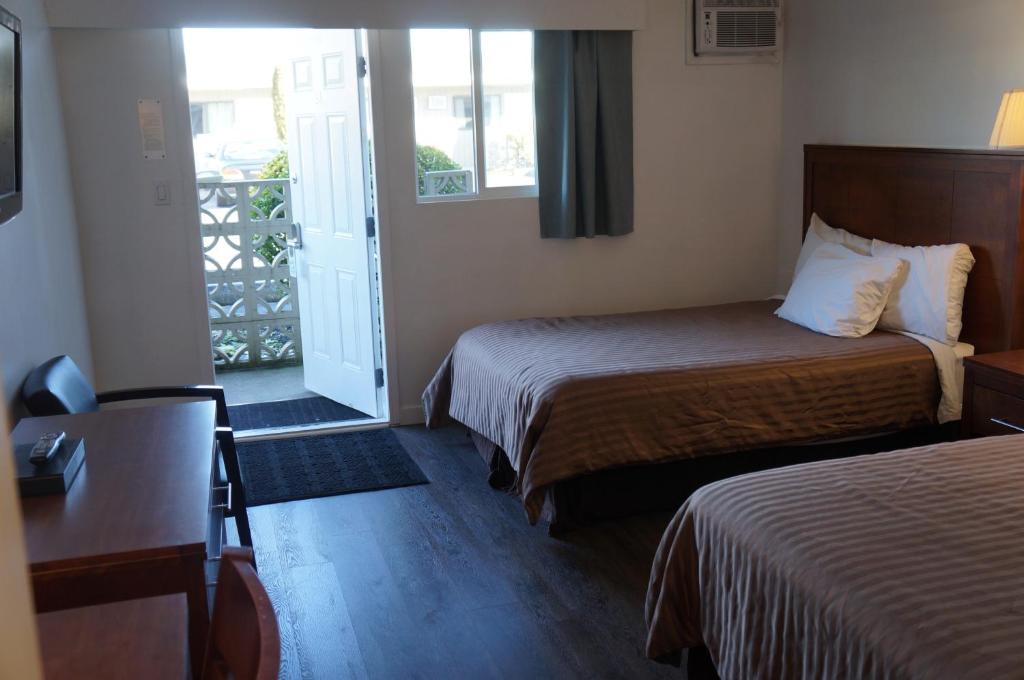Westward Inn & Suites photo 4