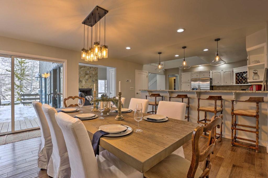 Upscale Townhome with Deck - By Beaver Creek and Vail! photo 1