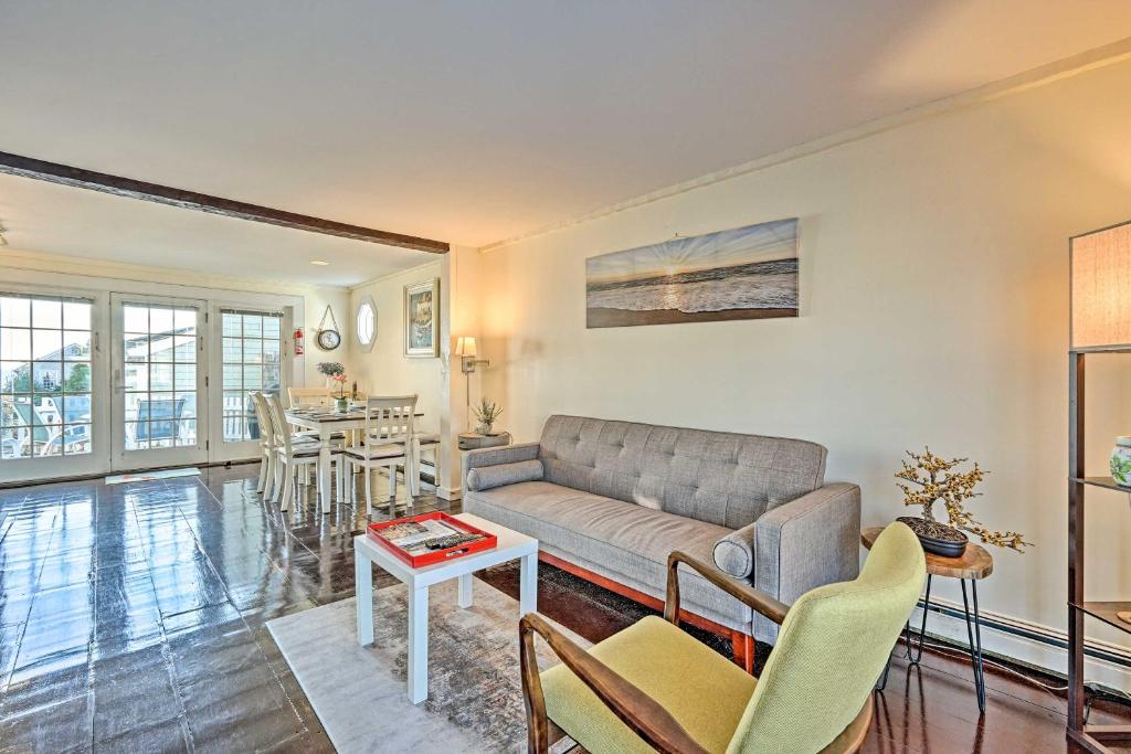 Cape Cod Casa with Ocean View and Pvt Beach Access photo 1