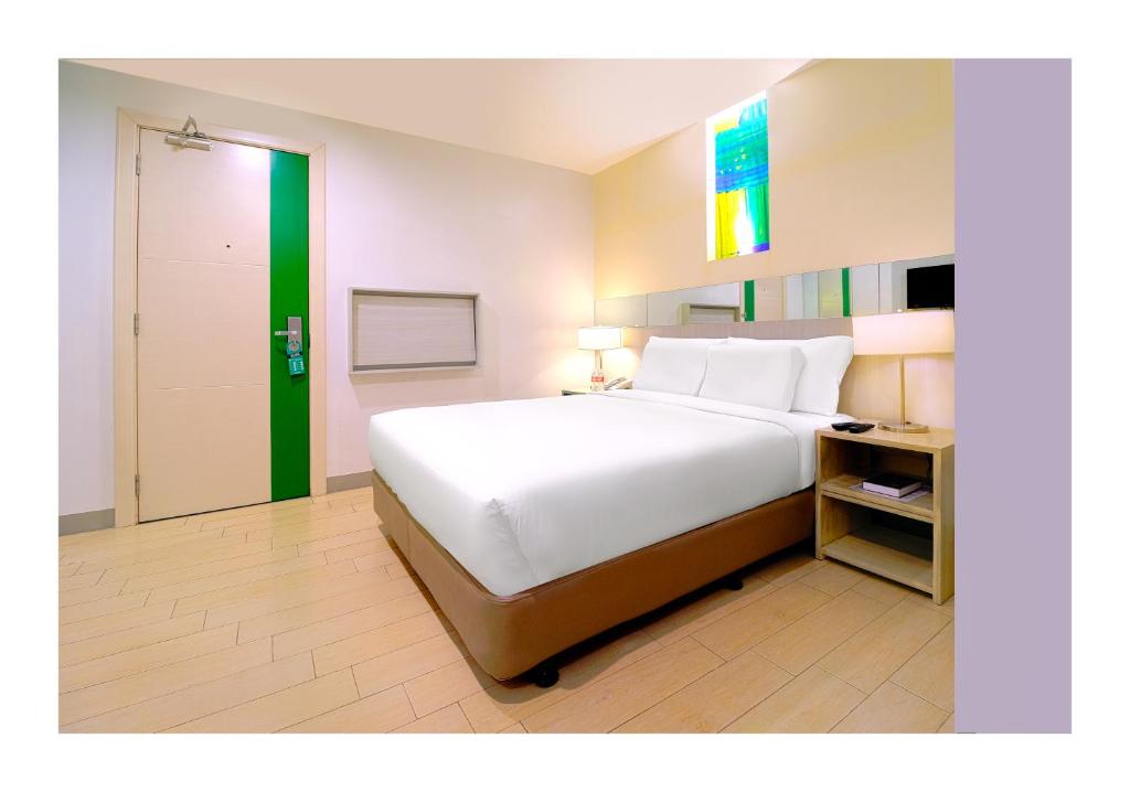 Двухместный (Стандартный номер с кроватью размера «king-size»), Go Hotels Ortigas Center