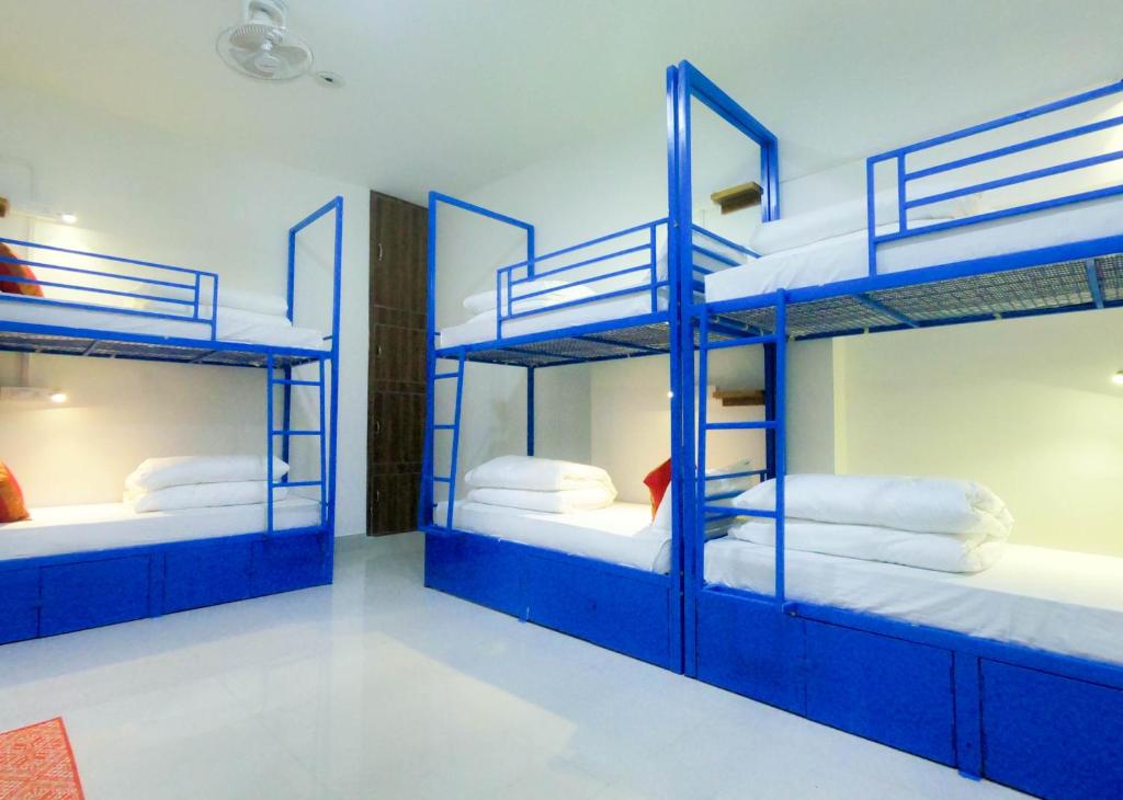 Номер (Кровать в общем 6-местном номере для мужчин и женщин), Live Free Hostel Varanasi