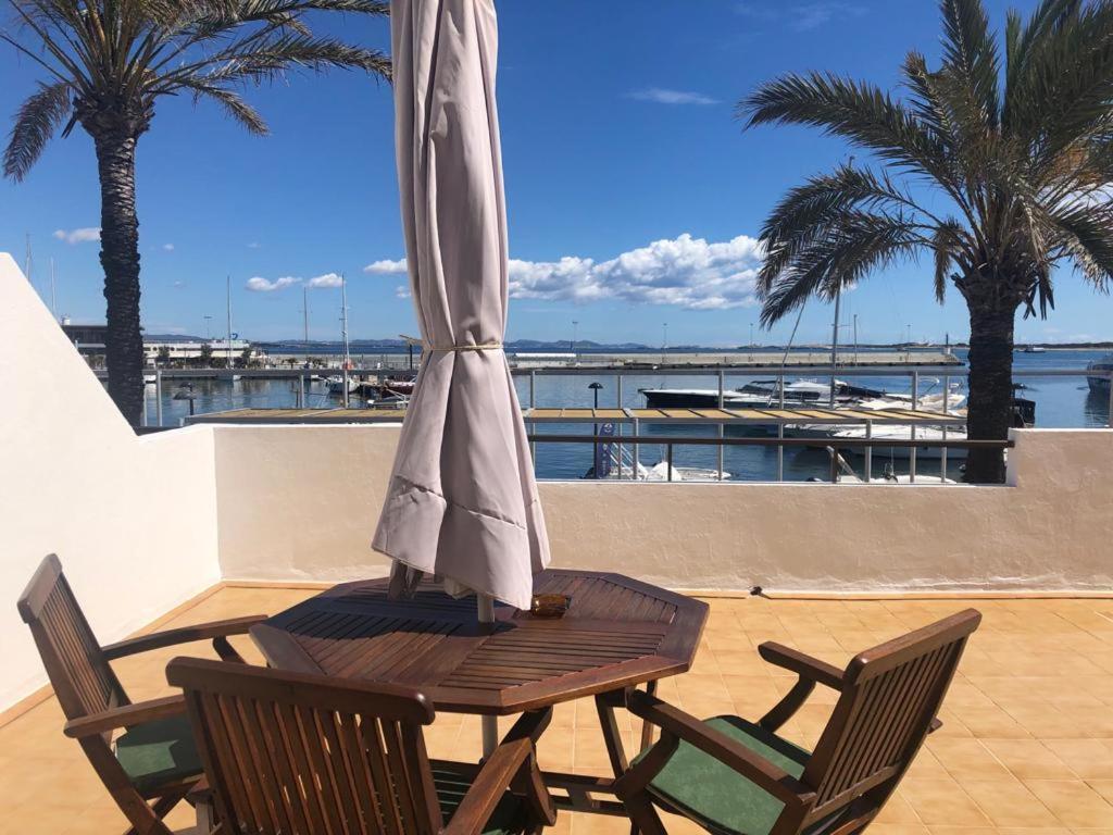 Apartamentos Mar i Vent Puerto de La Savina Formentera photo 4
