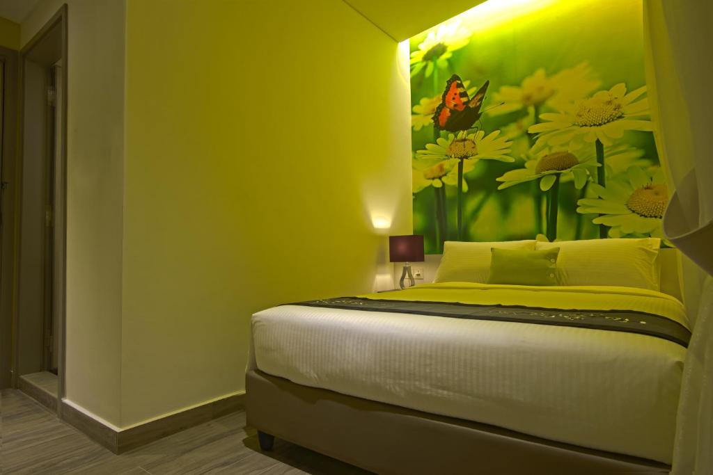 Двухместный (Deluxe Double Room - Gold), J8 Hotel