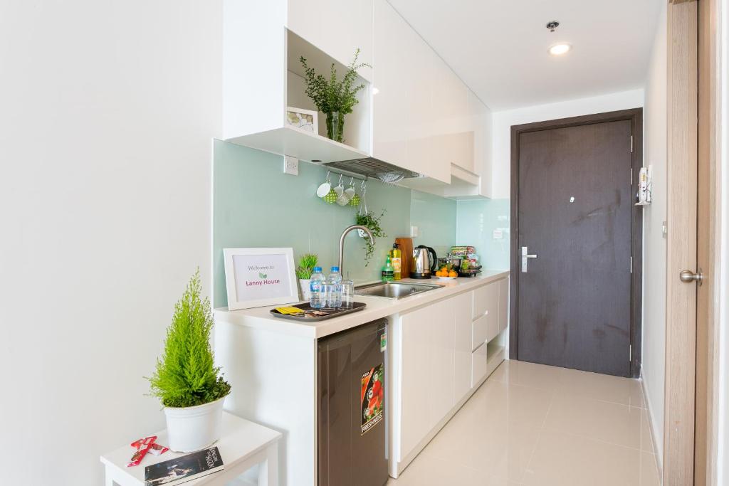 Студио (Номер-студио с кроватью размера «queen-size»), RIVERGate Apartment - Central SAIGON