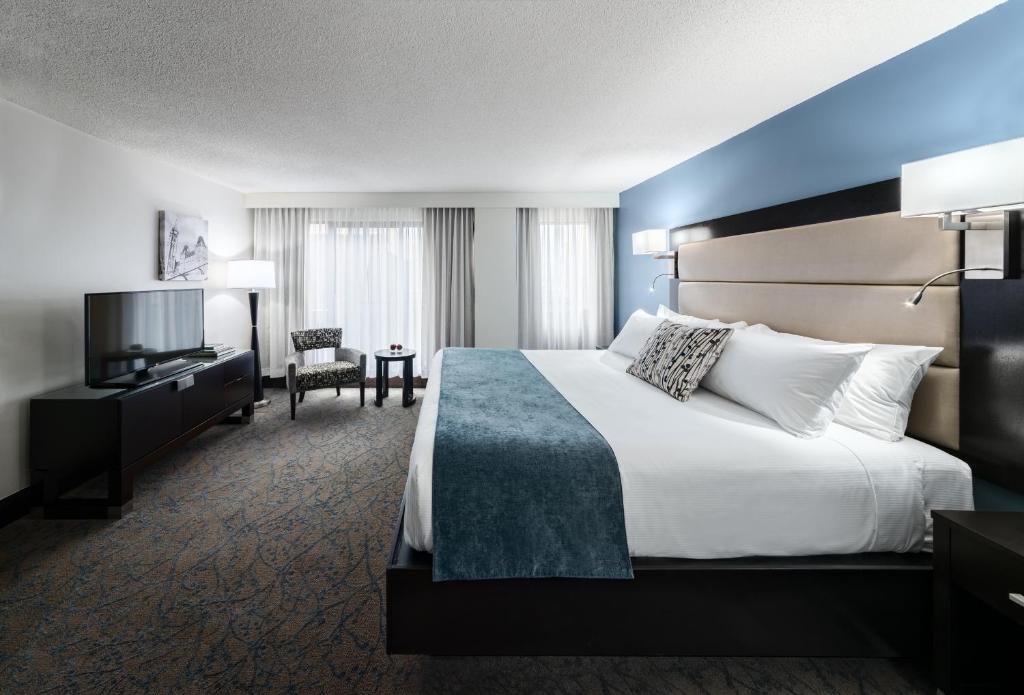 Ottawa Embassy Hotel & Suites photo 1