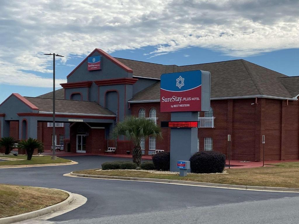 SureStay Plus Hotel by Best Western Warner Robins AFB image