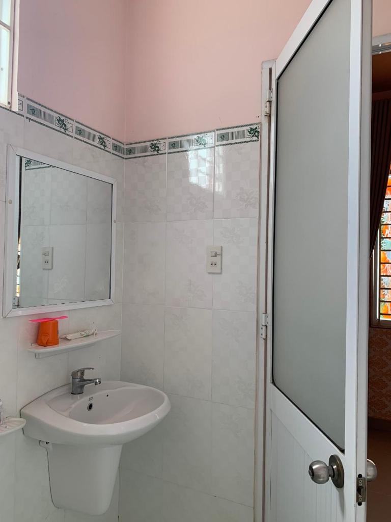 Двухместный (Стандартный двухместный номер с 1 кроватью), HOANG TRI 89 HOTEL