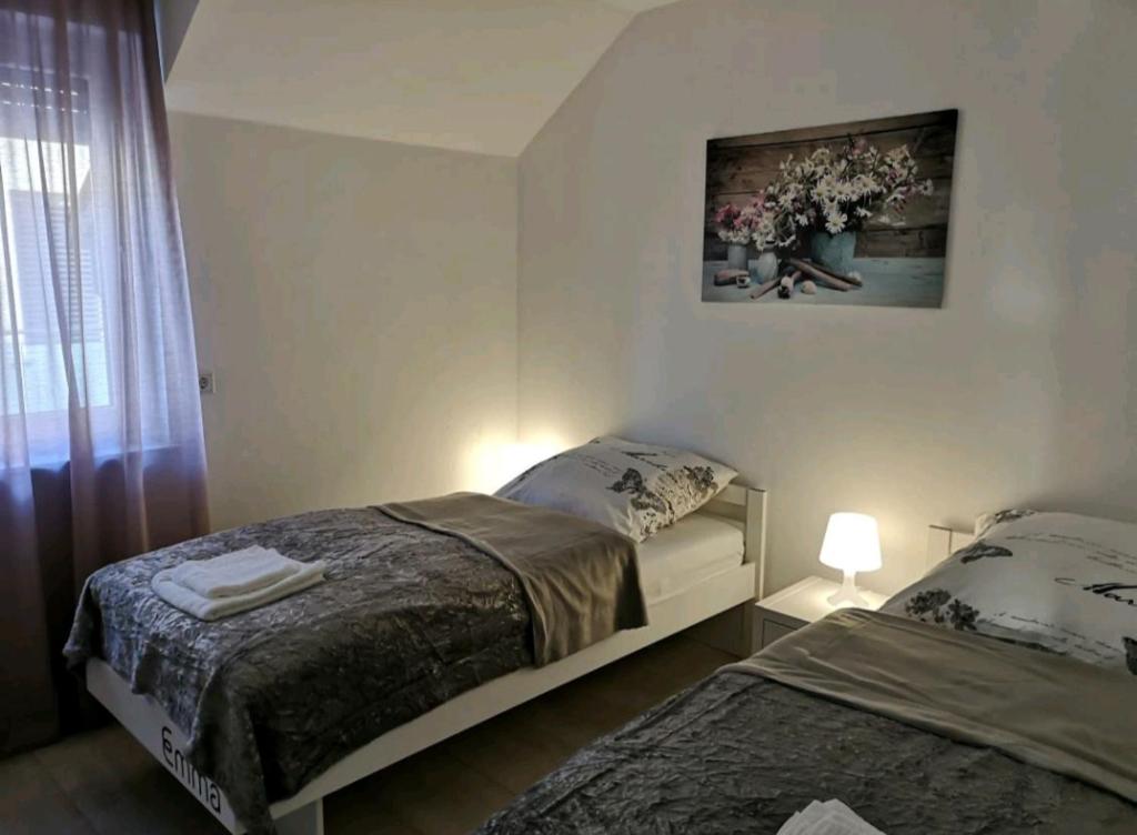 Modern Wohnen I Parkplatz I Wlan I Netflix I Balkon I 6 Schlafplätze photo 2