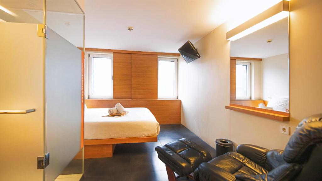 Двухместный (Двухместный номер бизнес-класса с 1 кроватью), easyHotel Frankfurt City Center