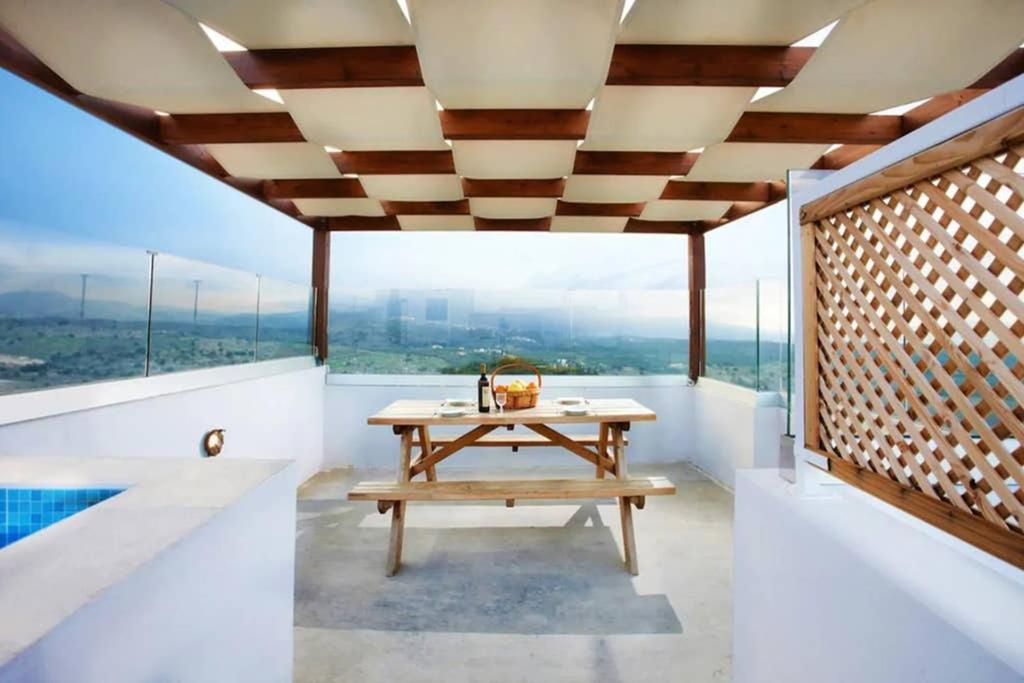 Villa Archontiki, with rooftop pool and stunning panoramic views! photo 2