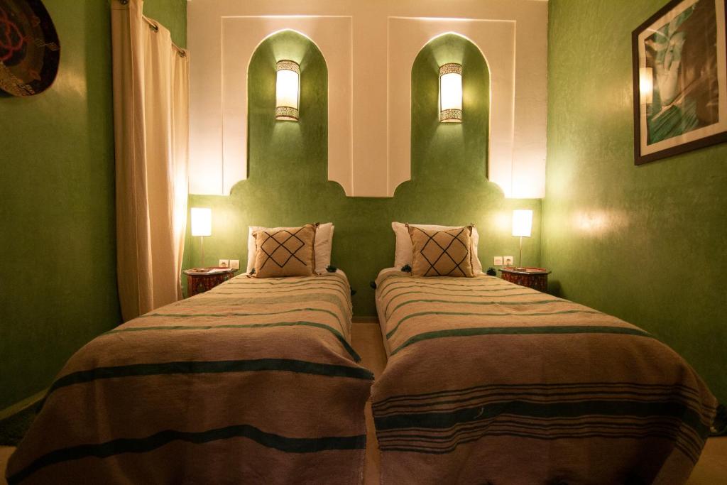 riad anrich - Tap to explore photos