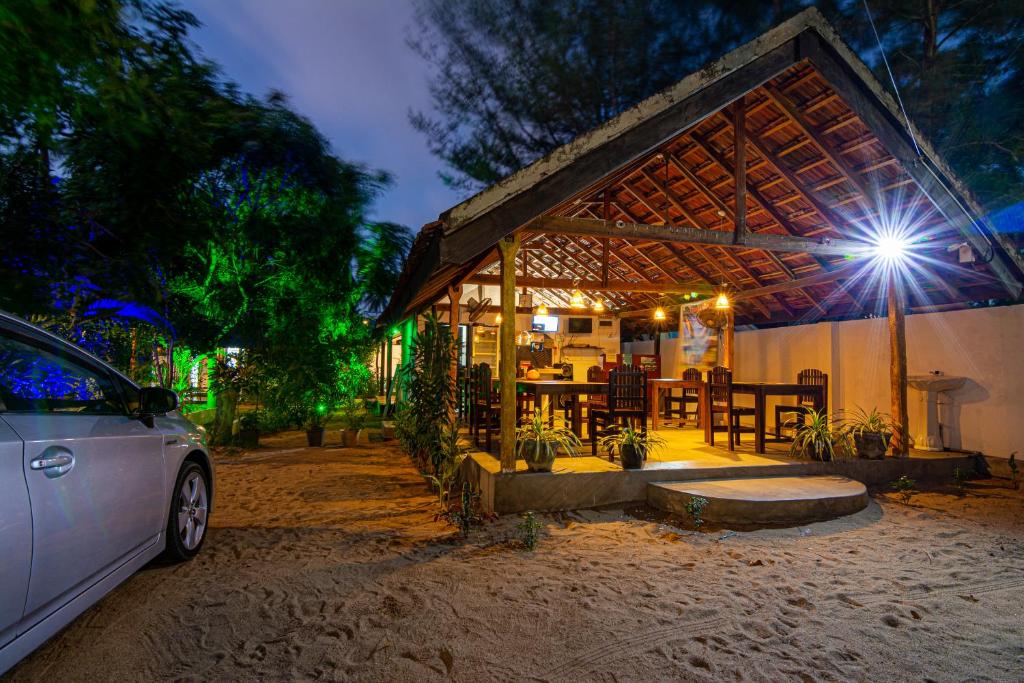 Comfort Beach Hotel photo 2