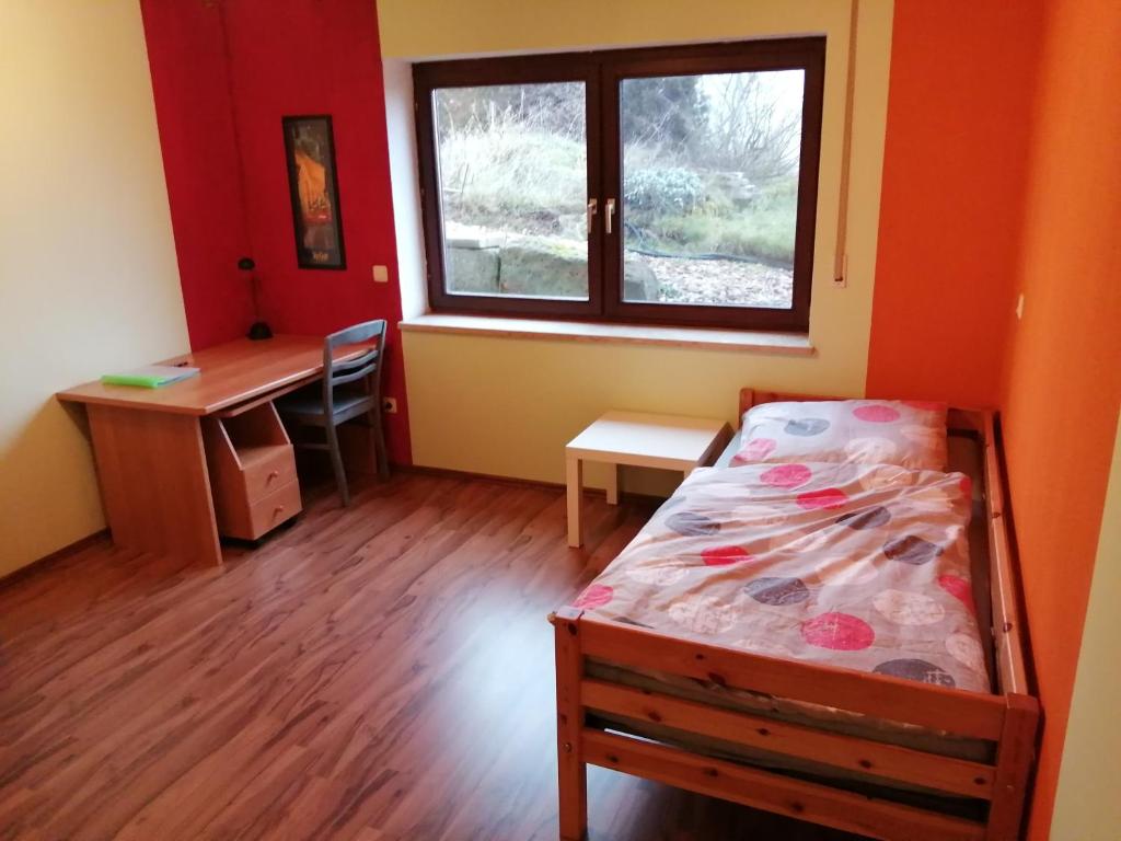 Moderne ganze Ferienwohnung 1km zum FunPark und nur 15 Minuten nach Nürnberg photo 4