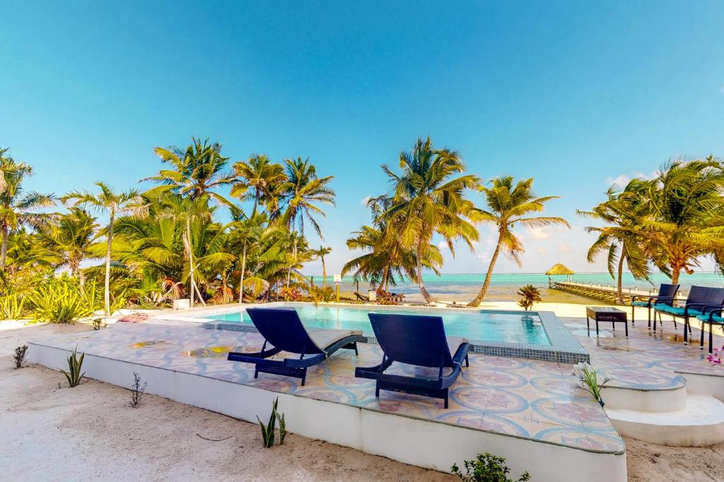 Blue Water Beach Villas photo 2