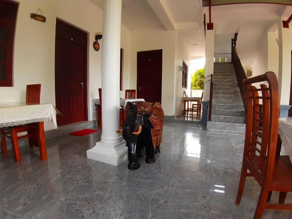 Radha Tourist Home photo 3